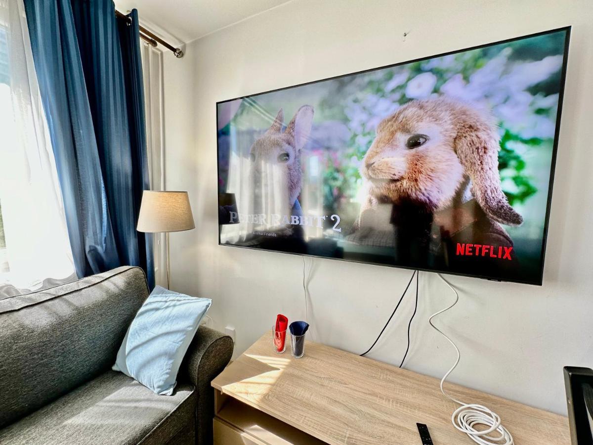 Neon 2 - Fast Wifi 70'Tv Netflix Hbo Max Appletv+ Lägenhet Warszawa Exteriör bild