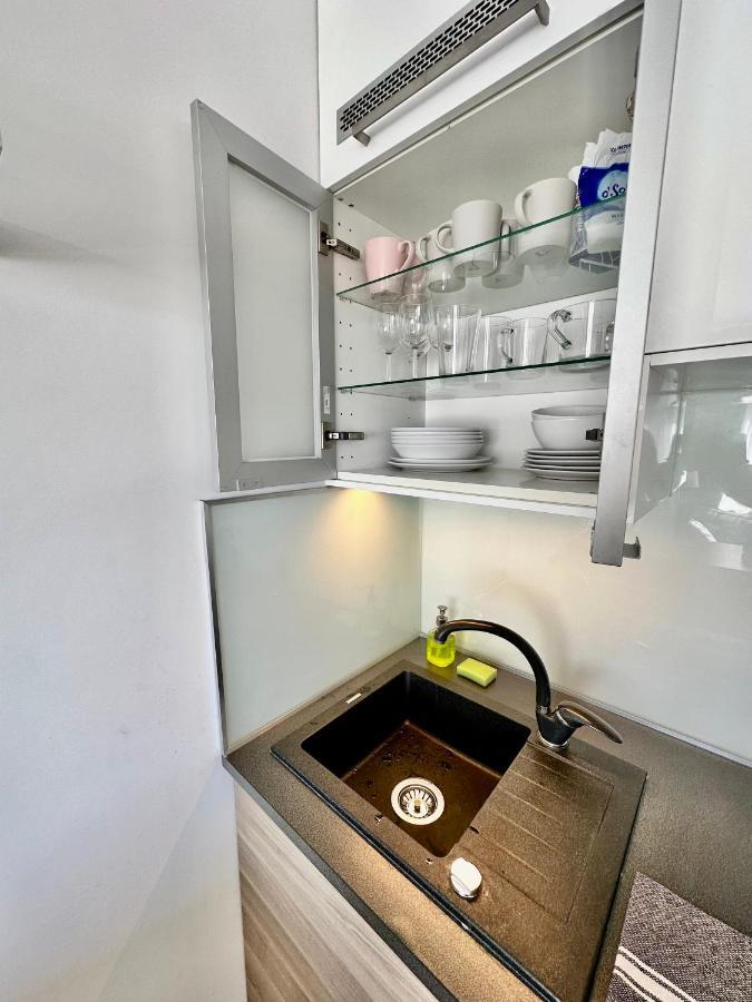 Neon 2 - Fast Wifi 70'Tv Netflix Hbo Max Appletv+ Lägenhet Warszawa Exteriör bild