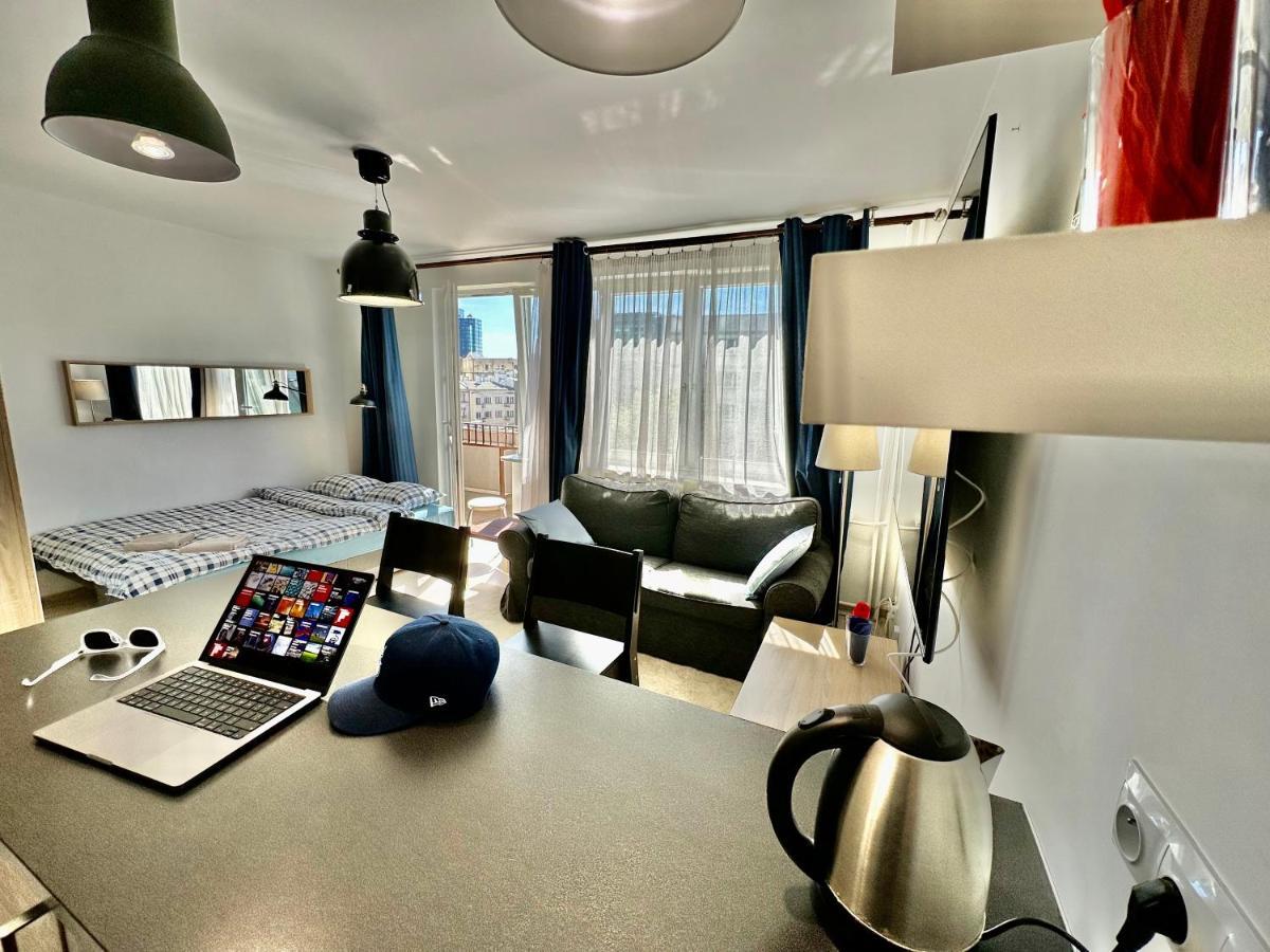 Neon 2 - Fast Wifi 70'Tv Netflix Hbo Max Appletv+ Lägenhet Warszawa Exteriör bild